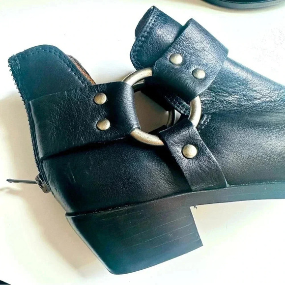 NWOT Frye Ray Harness Back Zip Leather Ankle Booties - Picture 8 of 10